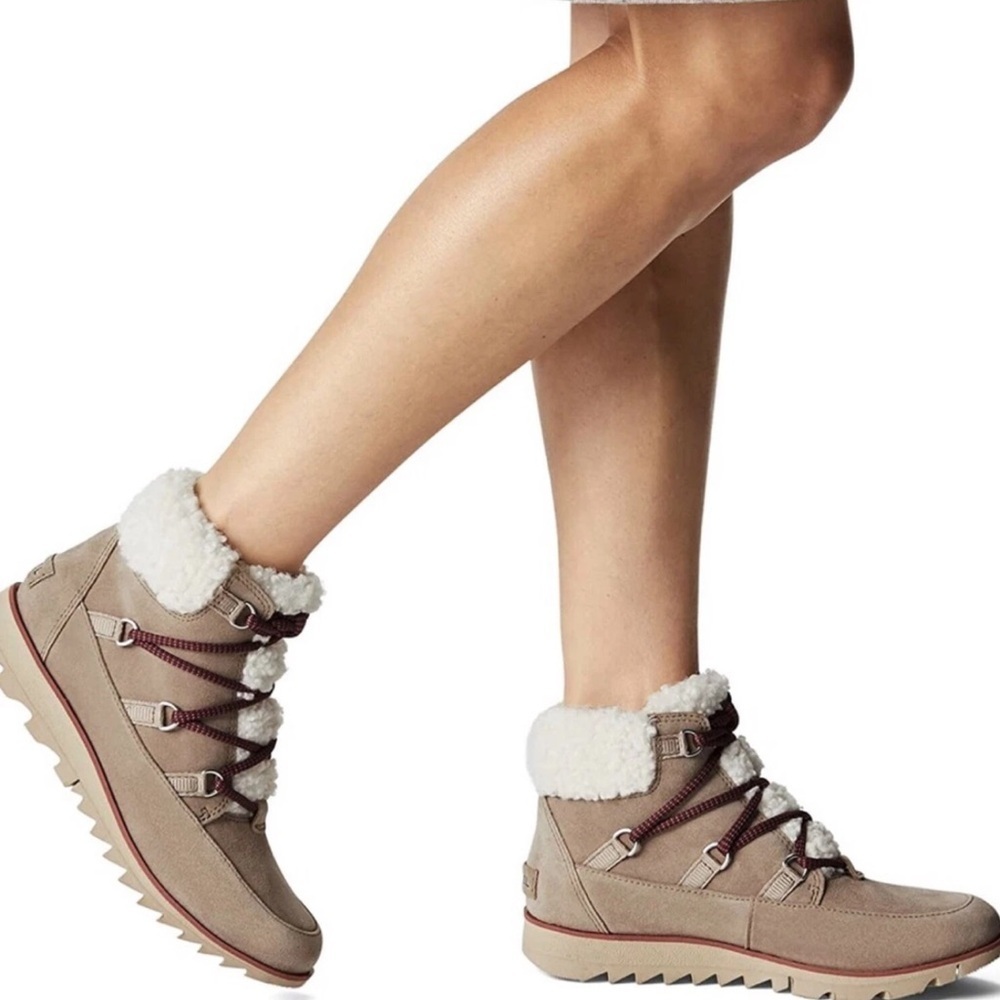 Sorel Harlowe Gray Suede Shearling Lace Cozy Waterproof Winter Booties Women 7.5 - Picture 3 of 11